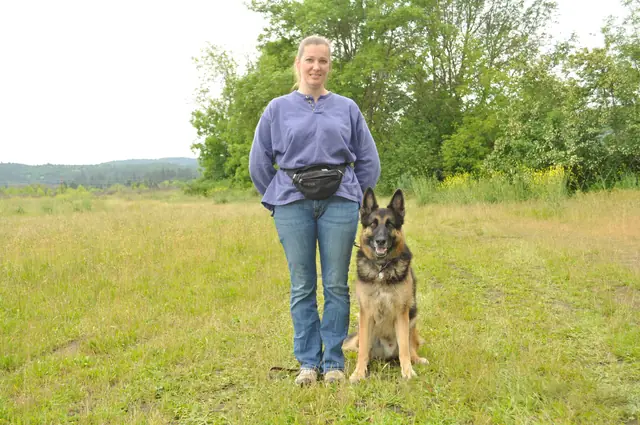 Dog and handler work during RVSC club training in June 2011 — photo 24