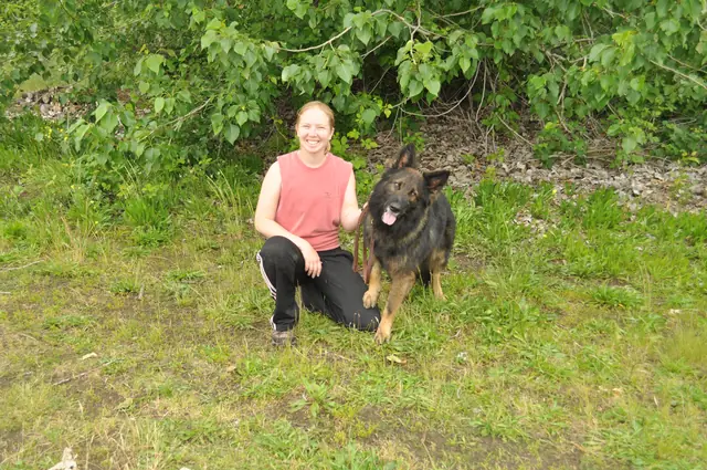 Dog and handler work during RVSC club training in June 2011 — photo 27