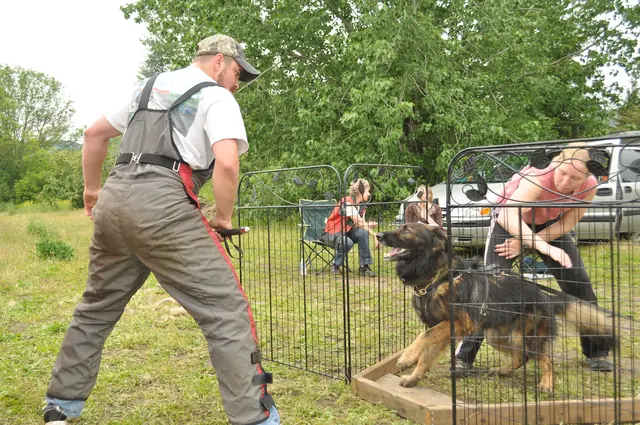 Protection foundation training during the June 2011 RVSC club day — photo 09