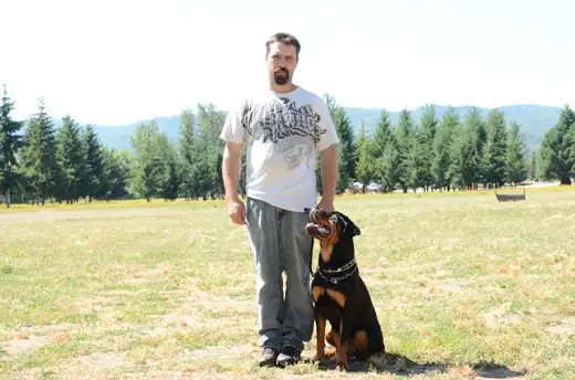 RVSC club member with a working dog during training on July 7, 2012 — photo 01