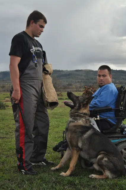 Working dog and handler during RVSC March 30, 2010 club training — photo 15