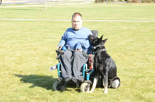 Working dog and handler practicing obedience during RVSC club training on October 14, 2012 — photo 02