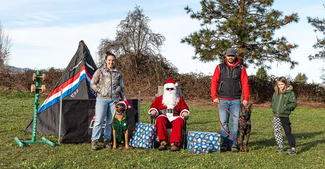RVSC Christmas Party — December 23, 2023 — club members, working dogs, Santa, the Grinch and festive field activities — photo 003