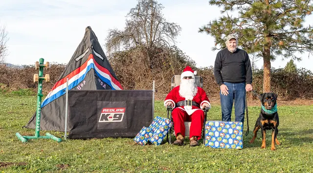 RVSC Christmas Party — December 23, 2023 — club members, working dogs, Santa, the Grinch and festive field activities — photo 006