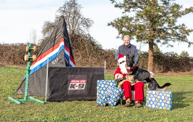RVSC Christmas Party — December 23, 2023 — club members, working dogs, Santa, the Grinch and festive field activities — photo 007