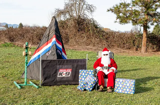 RVSC Christmas Party — December 23, 2023 — club members, working dogs, Santa, the Grinch and festive field activities — photo 011