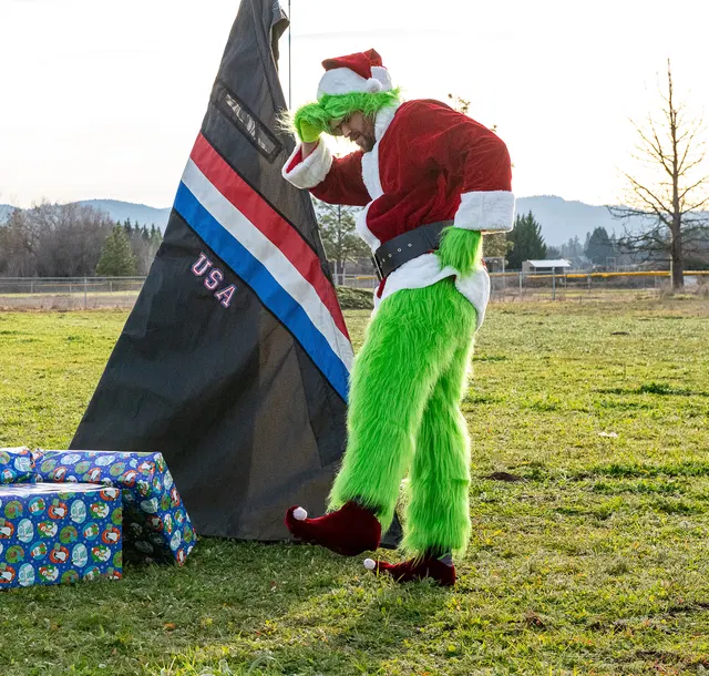 RVSC Christmas Party — December 23, 2023 — club members, working dogs, Santa, the Grinch and festive field activities — photo 023