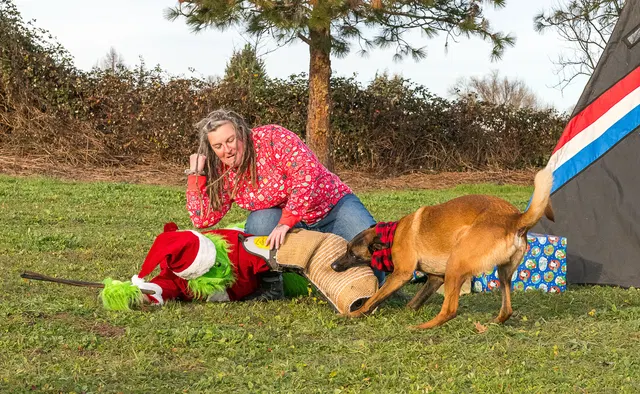 RVSC Christmas Party — December 23, 2023 — club members, working dogs, Santa, the Grinch and festive field activities — photo 026