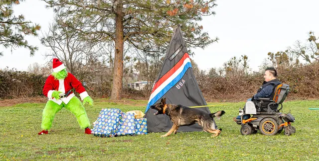 RVSC Christmas Party — December 23, 2023 — club members, working dogs, Santa, the Grinch and festive field activities — photo 050