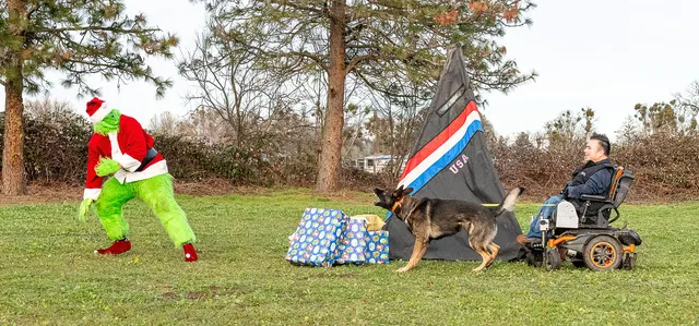 RVSC Christmas Party — December 23, 2023 — club members, working dogs, Santa, the Grinch and festive field activities — photo 052