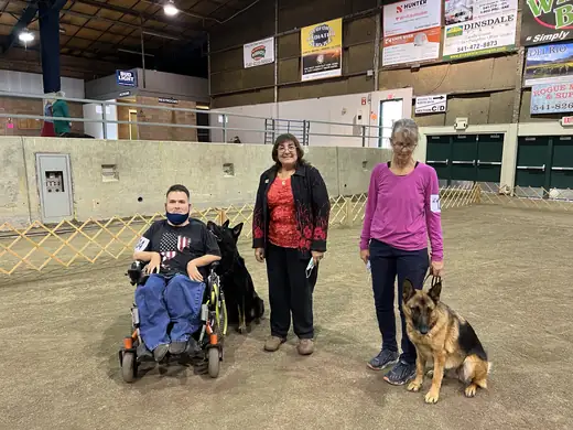 Rogue Valley Schutzhund Club members and working dogs gathered for a club event — photo 04
