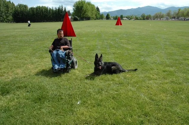 RVSC Club Training — May 14, 2006 — obedience, recalls, field control and Schutzhund blind exercises — photo 011