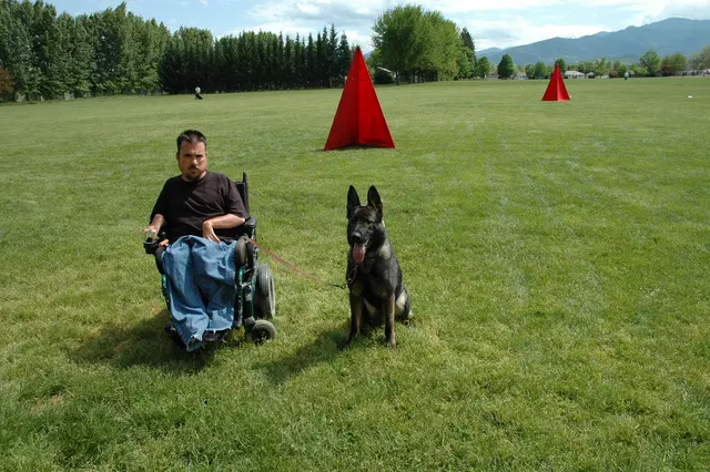 RVSC Club Training — May 14, 2006 — obedience, recalls, field control and Schutzhund blind exercises — photo 014