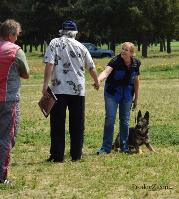 April 20, 2015 RVSC Schutzhund Trial on April 20, 2015 — handler control and attention on the trial field — photo 218