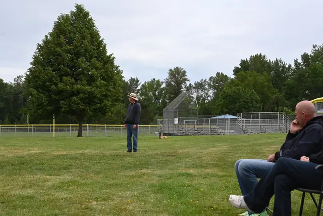 Dog and handler on the field at the May 2022 RVSC spring trial — photo 11